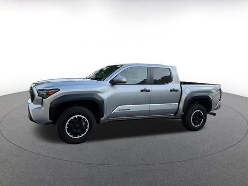 Used 2024 Toyota Tacoma TRD Off-Road AWD/4WD image 8
