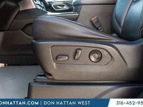 Used 2021 Chevrolet Suburban LT image 16