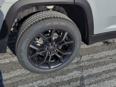 New 2025 Jeep Grand Cherokee Limited w/ Trailer Tow Package image 8