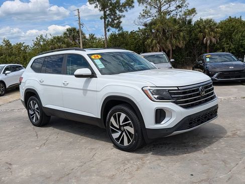 Used 2024 Volkswagen Atlas SE FWD image 2