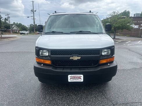 Used 2017 Chevrolet Express 2500 RWD image 4