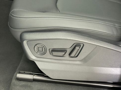 New 2026 Audi Q8 Premium Plus image 14