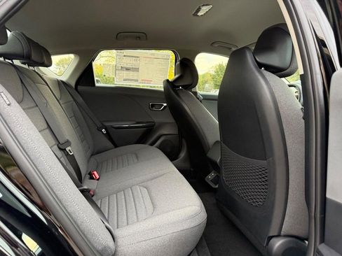New 2025 Kia K4 EX image 6