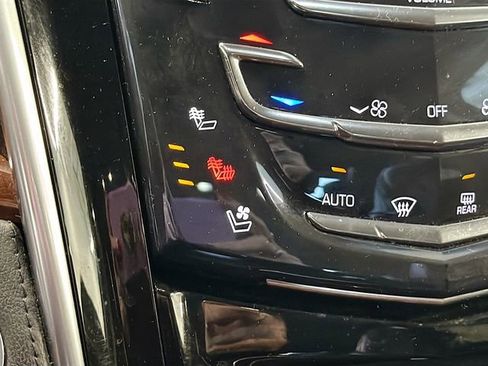 Used 2019 Cadillac Escalade Luxury image 21