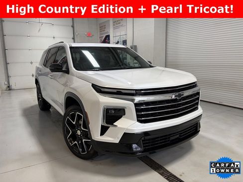 Used 2025 Chevrolet Traverse High Country w/ LPO, Floor Liner Package image 1