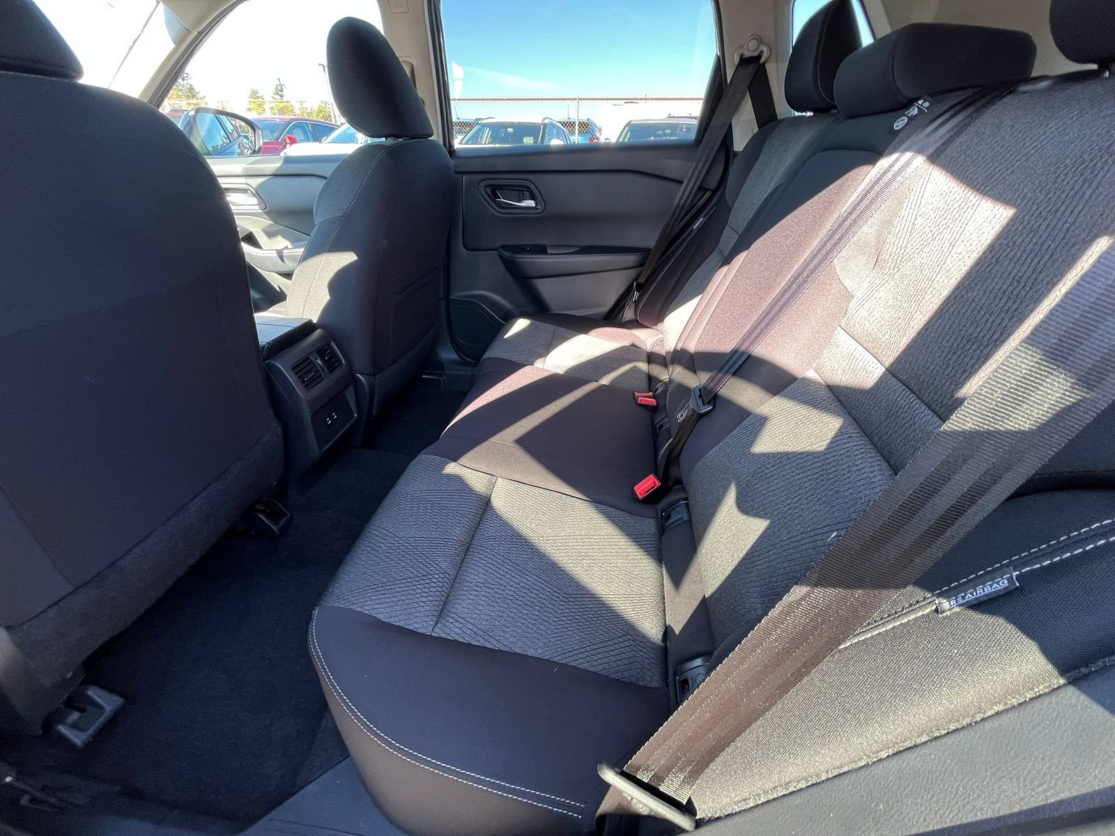 Used 2025 Nissan Rogue SV AWD/4WD image 27