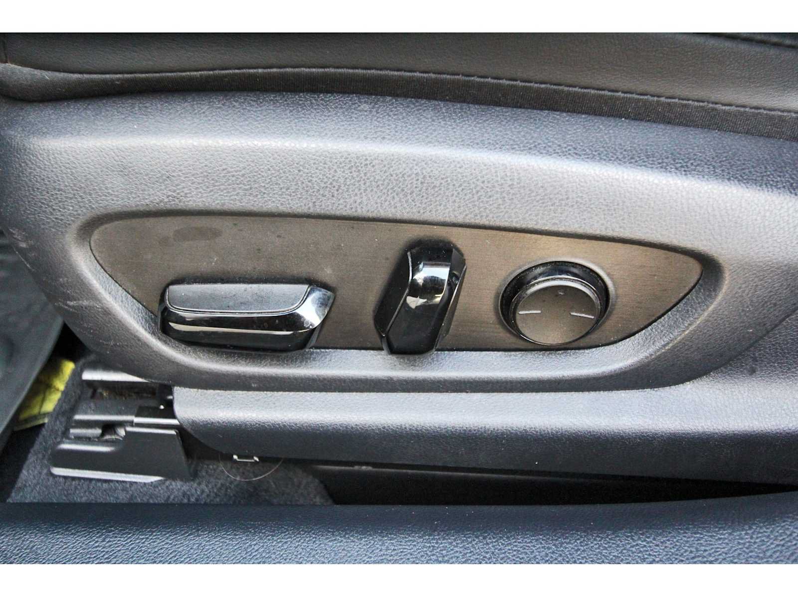 Used 2025 Lexus ES 350 w/ Accessory Package (Z1) FWD image 25
