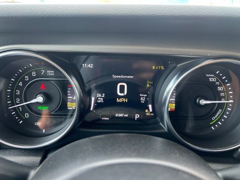 Used 2023 Jeep Wrangler Unlimited w/ Convenience Group AWD/4WD image 12