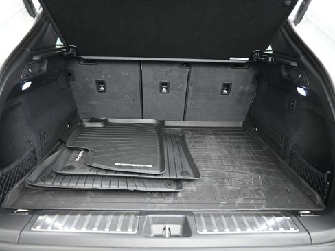 Certified 2025 Porsche Macan 4 Electric image 22