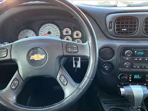 Used 2008 Chevrolet TrailBlazer LT w/ Sun And Sound Package RWD image 17