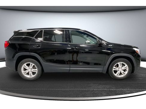 Used 2020 GMC Terrain SLE FWD image 14