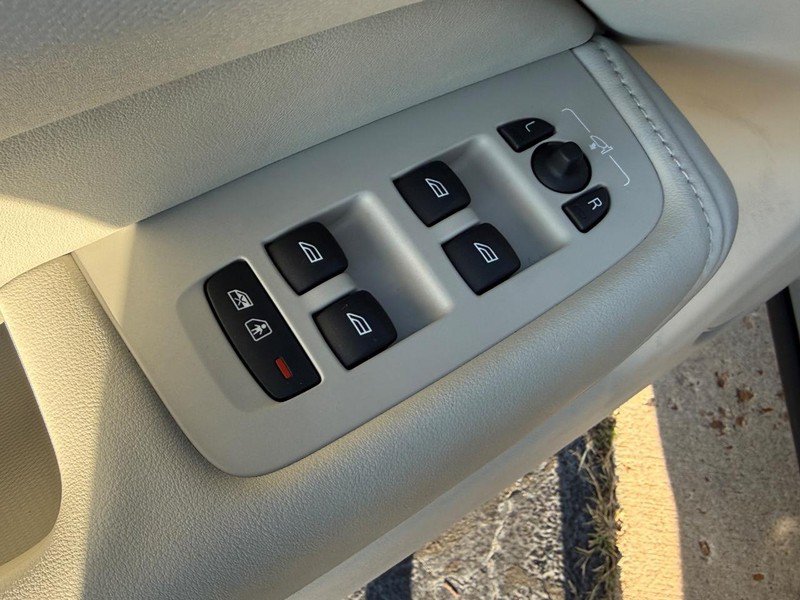 Certified 2026 Volvo XC60 B5 Ultra AWD/4WD image 16