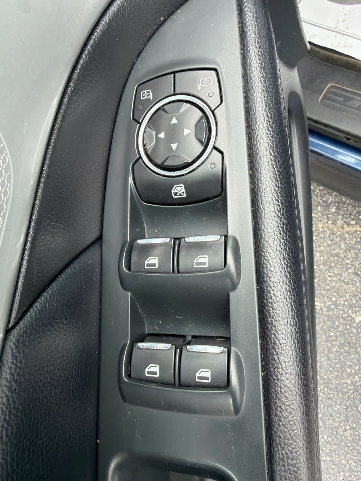 Used 2016 Ford Explorer XLT w/ Equipment Group 202A AWD/4WD image 16