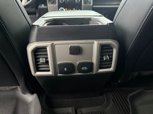 Used 2019 Ford F150 Lariat image 16