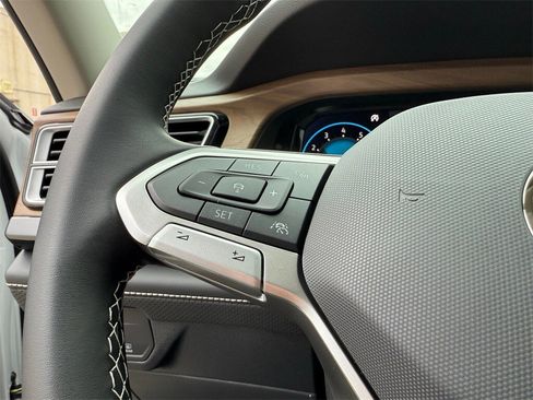 New 2026 Volkswagen Atlas SE image 14