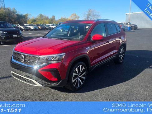 Used 2022 Volkswagen Taos SE image 1