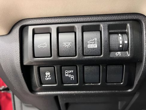Used 2022 Subaru Ascent Touring AWD/4WD image 21