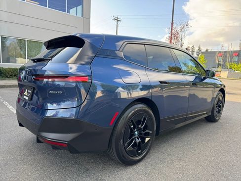 Used 2022 BMW iX xDrive50 w/ Convenience Package AWD/4WD image 11