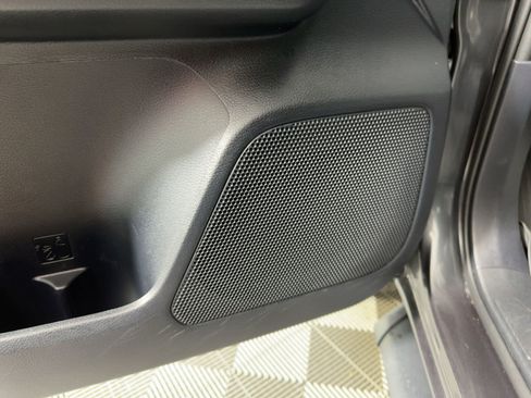 Used 2019 Toyota Tacoma TRD Sport image 21