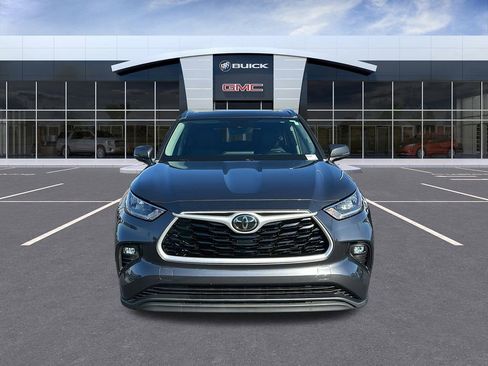 Used 2020 Toyota Highlander XLE image 8