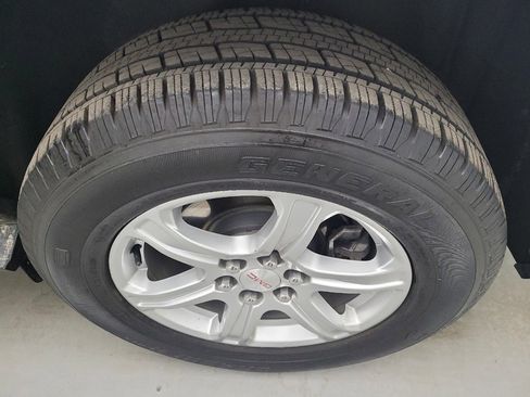 Used 2019 GMC Acadia SLE FWD image 31