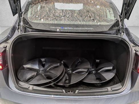 Used 2018 Tesla Model 3 Performance image 6