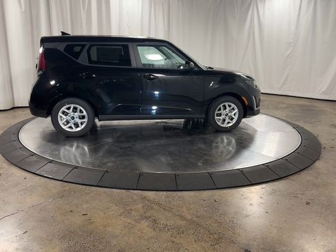New 2025 Kia Soul S image 9