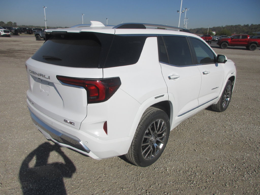 New 2027 GMC Terrain Denali AWD/4WD image 4