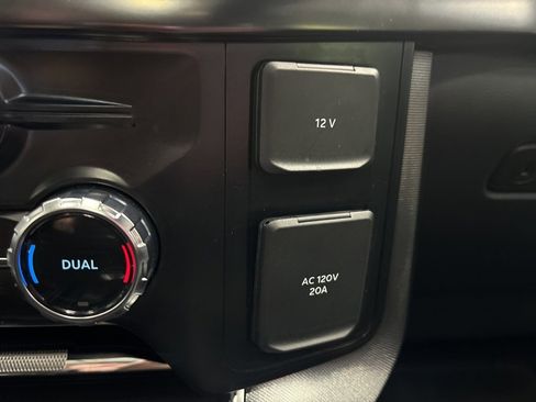 Used 2024 Ford F150 Platinum image 51