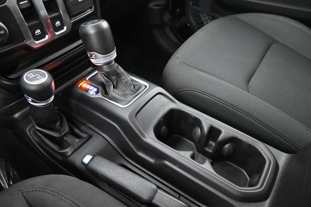 Used 2020 Jeep Wrangler Sport AWD/4WD image 29