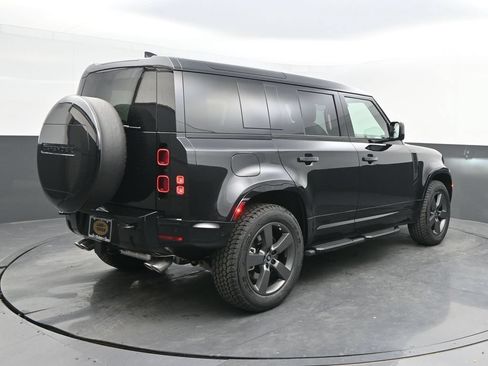 Used 2025 Land Rover Defender 110 X-Dynamic SE AWD/4WD image 7