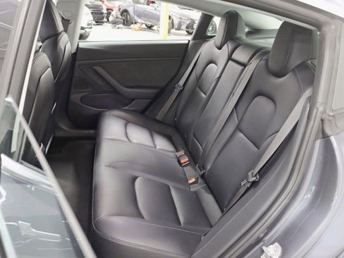 Used 2018 Tesla Model 3 image 26