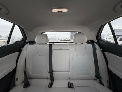 Used 2022 Buick Encore GX Select w/ Sport Touring Package image 28