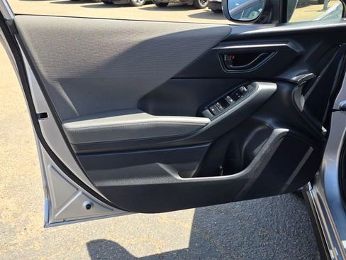Used 2025 Subaru Crosstrek 2.0i Premium image 21