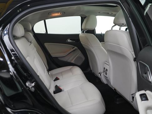 Used 2018 Mercedes-Benz GLA 250 4MATIC image 12
