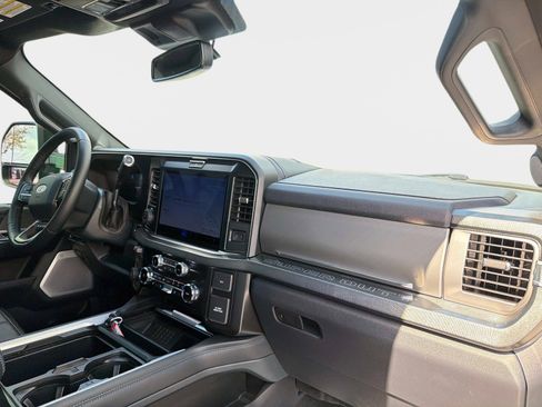 Used 2025 Ford F250 Platinum image 26