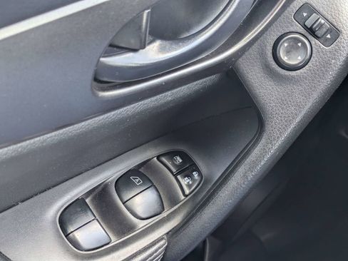 Used 2019 Nissan Rogue Sport S w/ Appearance Package AWD/4WD image 23