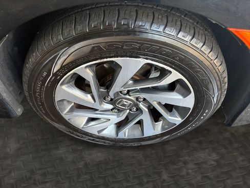 Used 2018 Honda Civic EX image 38