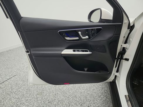 Certified 2025 Mercedes-Benz GLC 300 image 27