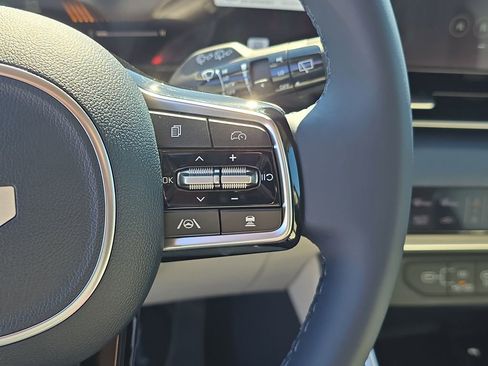 New 2026 Kia Carnival EX FWD image 32