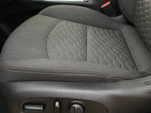 Used 2019 Chevrolet Equinox LT FWD image 22