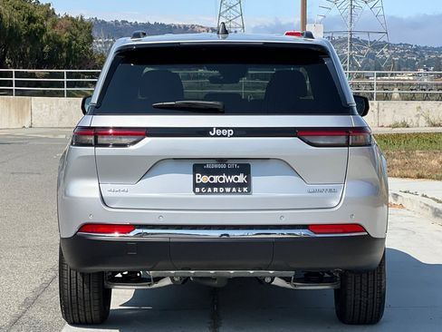 New 2025 Jeep Grand Cherokee Limited image 5