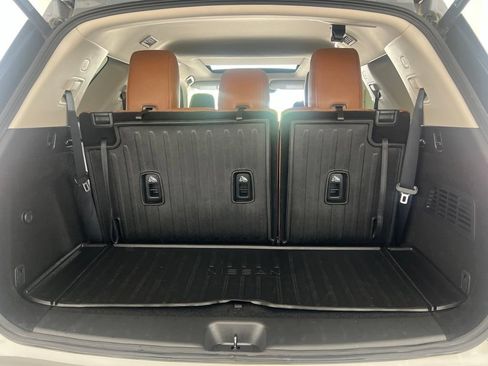 Used 2025 Nissan Pathfinder Platinum AWD/4WD image 31
