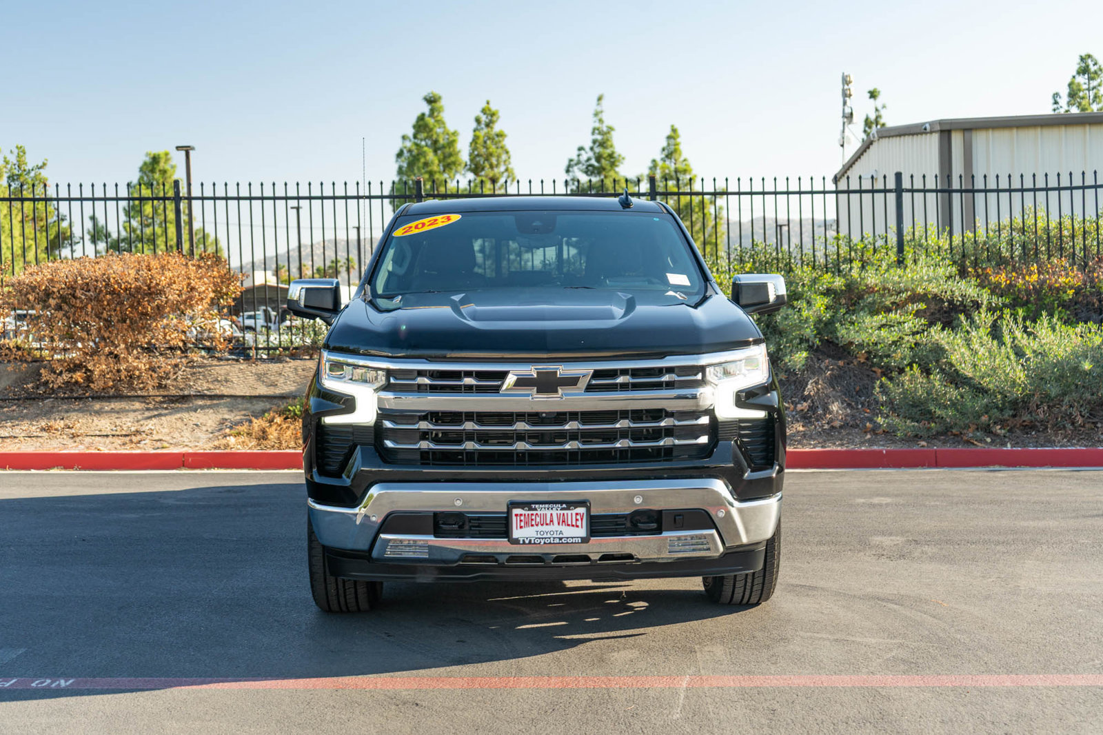 Used 2023 Chevrolet Silverado 1500 LTZ w/ Technology Package AWD/4WD image 2