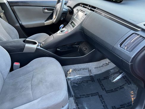 Used 2015 Toyota Prius Four image 22
