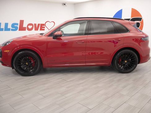 Used 2021 Porsche Cayenne GTS AWD/4WD image 2
