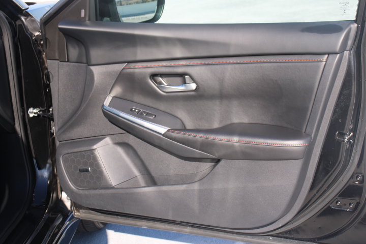 Used 2024 Nissan Sentra SR w/ SR Premium Package FWD image 17