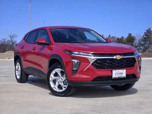 New 2026 Chevrolet Trax LS w/ LS Convenience Package image 1