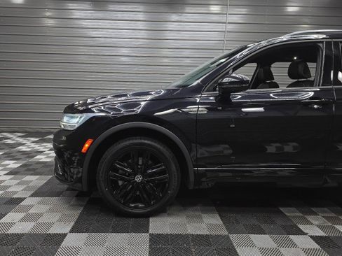 Used 2022 Volkswagen Tiguan SE R-Line AWD/4WD image 39