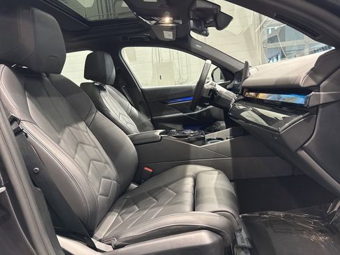 Used 2025 BMW i5 xDrive40 w/ Premium Package image 46